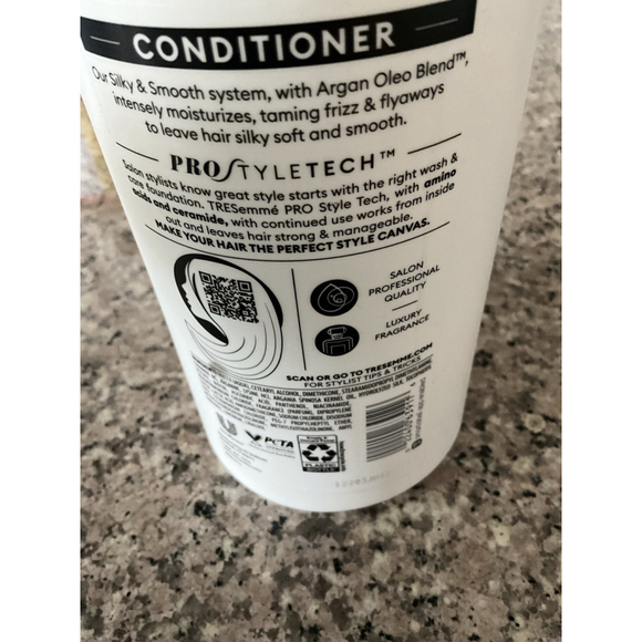 TRESemme Smooth & Silky 48hours Conditioner, 39 Fl oz - Picture 8 of 9
